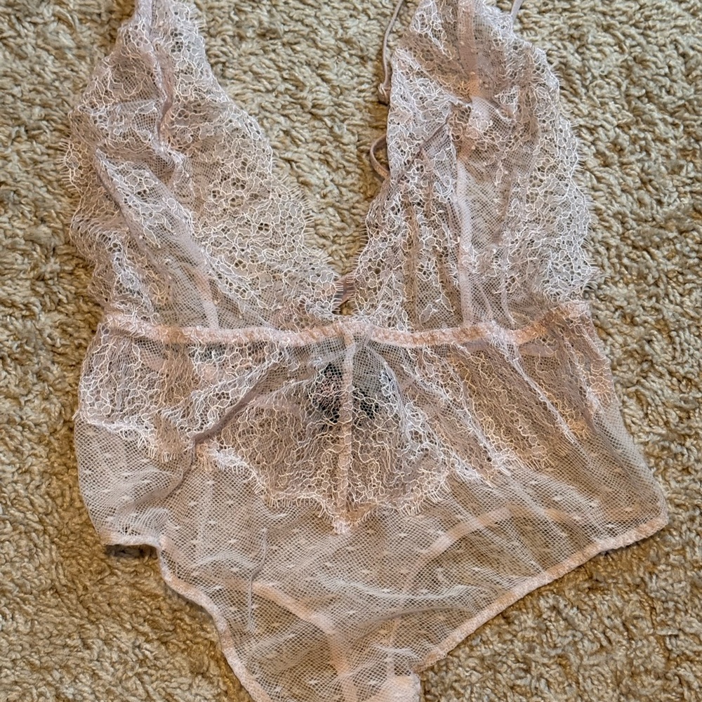 [Victorias Secret] Lace Bodysuit Lingerie - Picture 2 of 4